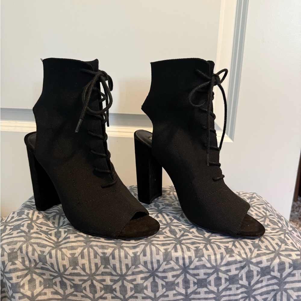 Steve Madden Black Lace-Up Ankle Boots
